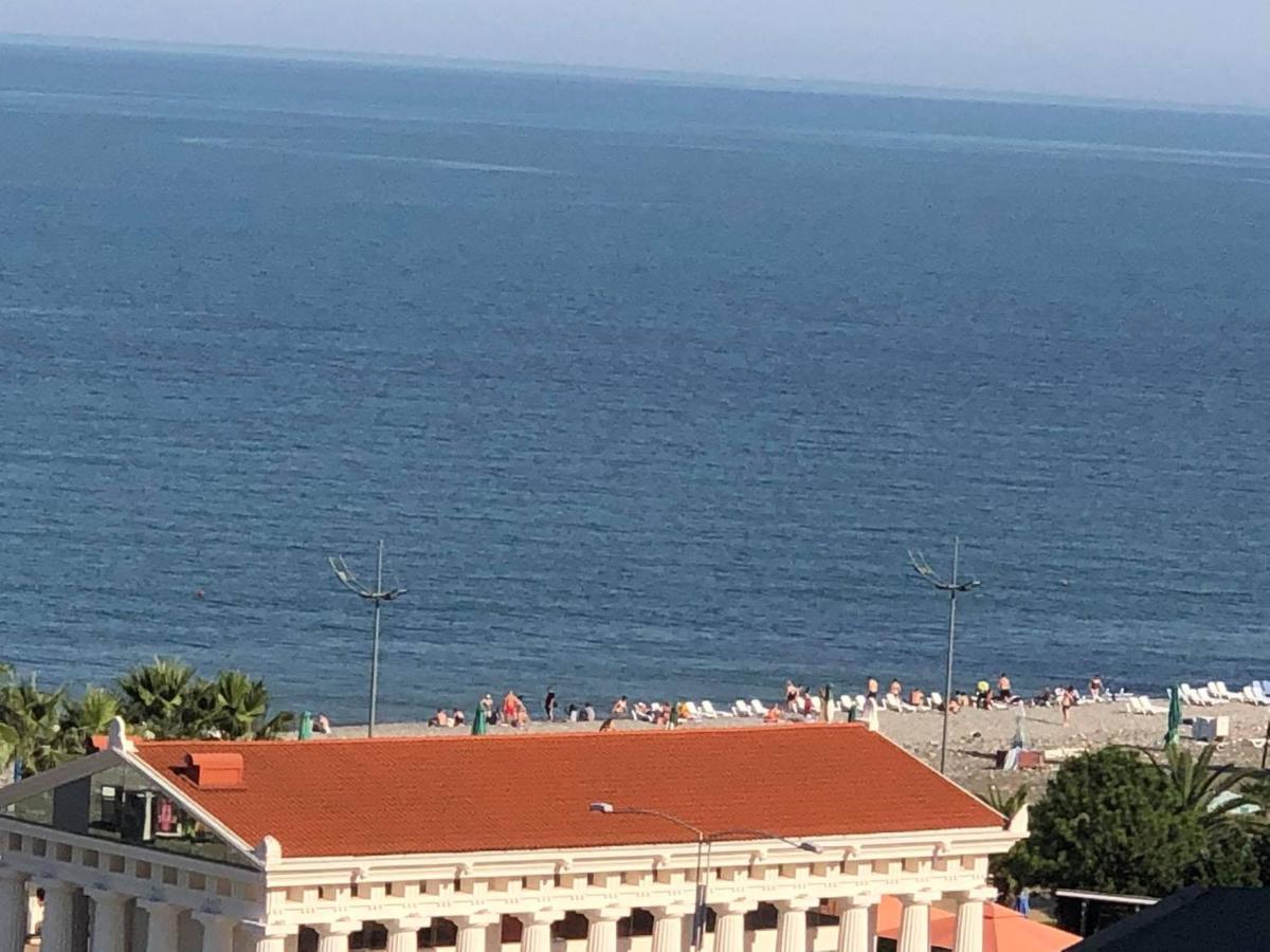 Apartment Sea Tower Khimshiashvili 15 巴统 外观 照片